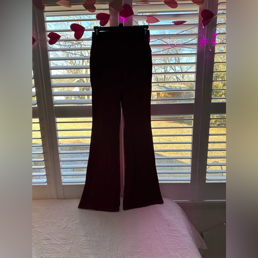 women maroon flare leggings